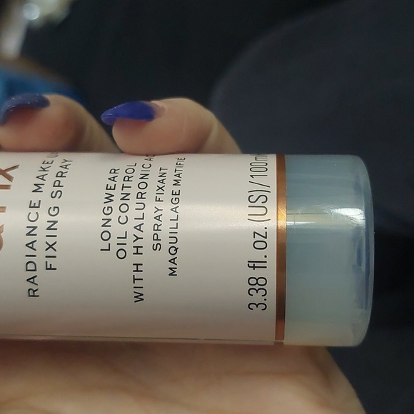 New makeup revolution hydrate & fix spray - Picture 5 of 5